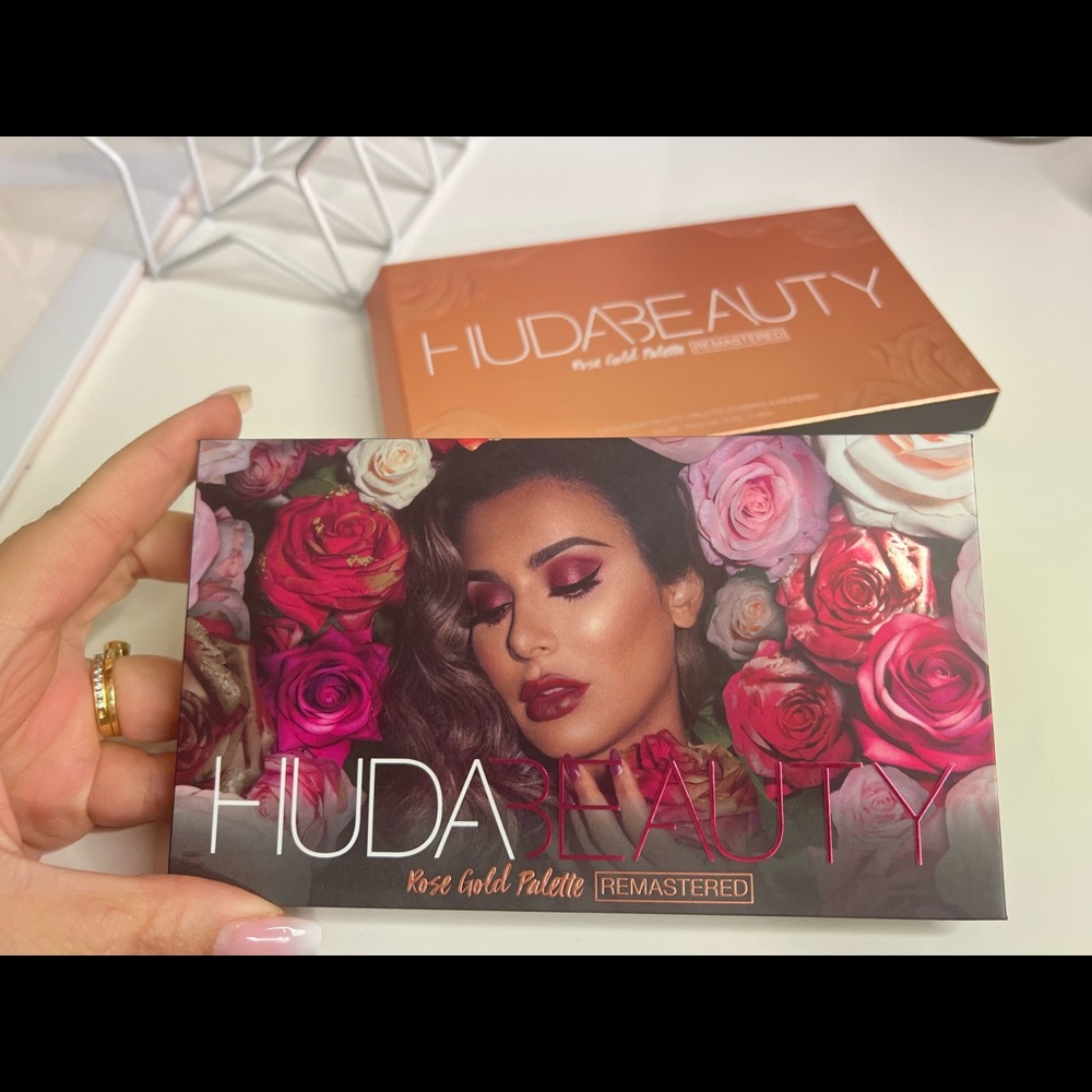 New! Huda Beauty Rose Gold Palette remastered